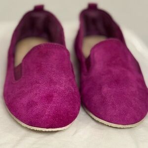 Gently loved  size 7.5 MK slip on suede flats